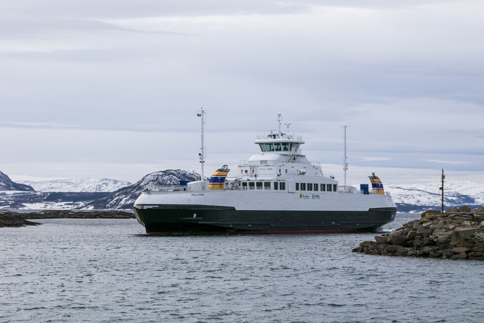 El-ferja MF "Heilhorn" trafikkerer på sambandet Vennesund-Holm"
 Foto: Arkivfoto