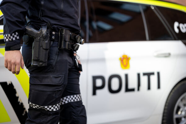 Derfor vil du kunne se bevæpna politi i kveld