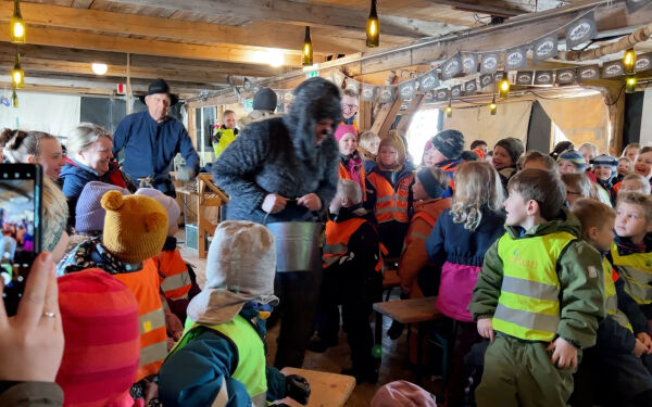 - Har du drøkki opp melka mi, din kjøter?