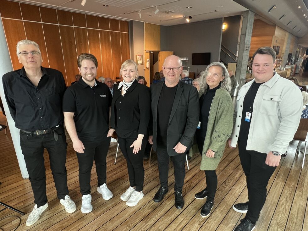 Sentrale aktører var Rolf Pettersen, Martin Hellesø, Thea Ofelia Skauge, John Martin Hellesø, Kristin Moe Fjær og Arne Martin Drag.
 Foto: Lillian Lyngstad