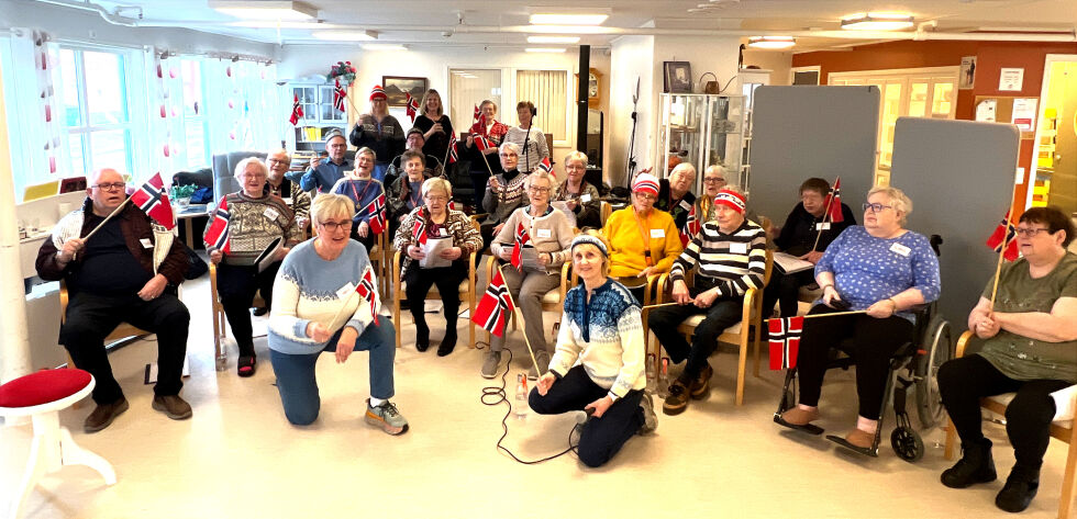 La oss-leve-koret feiret VM-starten med konsert.
 Foto: Lillian Lyngstad