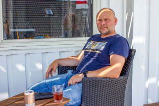 Truls dro rett over brua