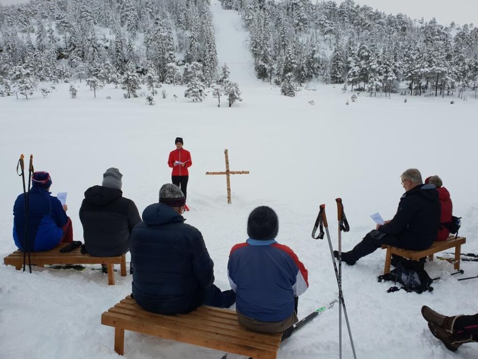 Det var første gang på lenge at det ble invitert til sportsgudstjeneste ved skihytta.