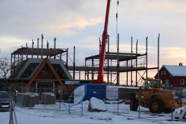 Innov Arena reiser seg