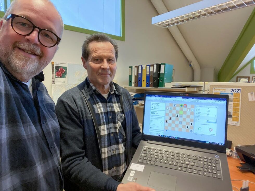 Både Ytringens Knut Sandersen og Helge Normann Hansen fra Nærøy sjakklubb gleder seg til å finne ut hvem som er den beste sjakkspilleren i Nærøysund, Leka og Bindal.