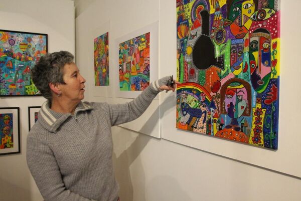 Mireille (54) har brukt koronatida til å produsere kunst