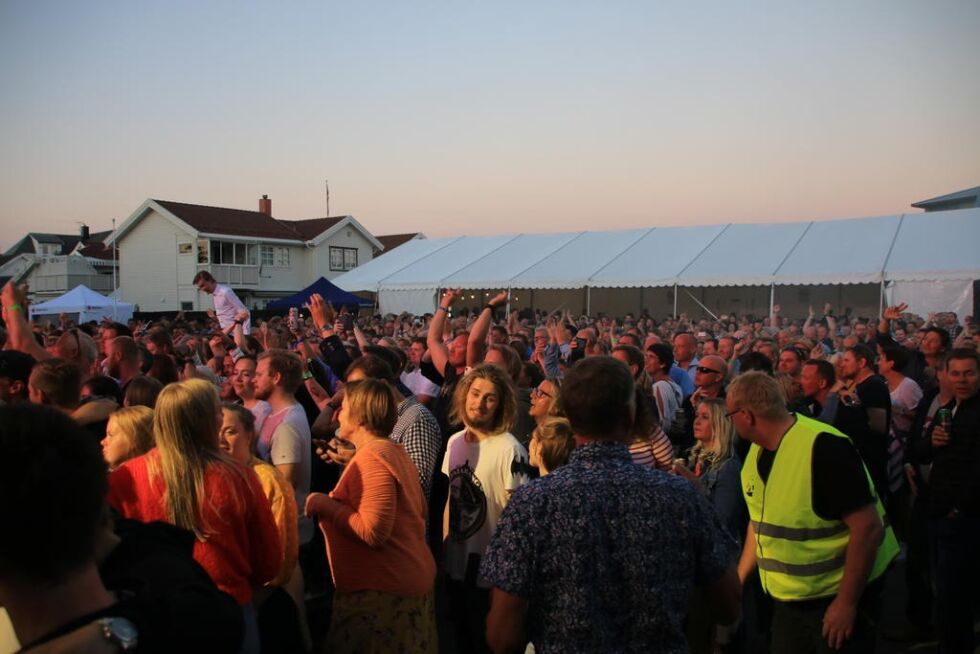 Det var fullt i Pollen på fredag kveld under Dumdum Boys-konserten.