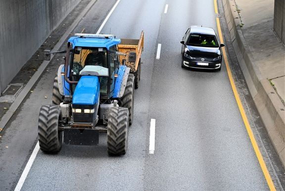 Utvider setebelteplikt for traktor