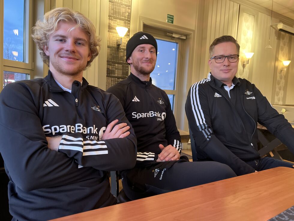 RBK-spillere gjestet Kolvereid: Edvard Tagseth, Erlend Reitan og salgs- og markedssjef Stian Maursund.
 Foto: Lillian Lyngstad