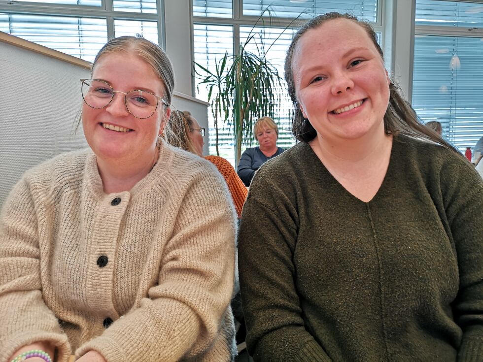 Lene K. Kvalø Johansen og Frida Fagernes er to  sykepleiere som skal ta videreutdanning ved YNVS
 Foto: Heidi Arnøy