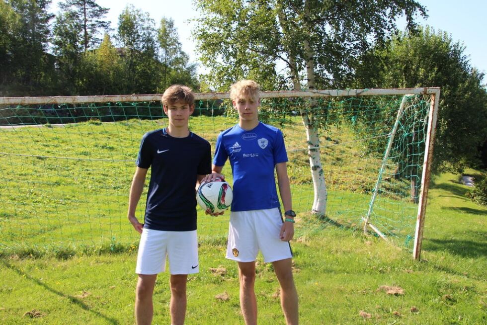 Preben Vikan og Noah Aarmo tar med seg gløden for fotball til Trondheim.