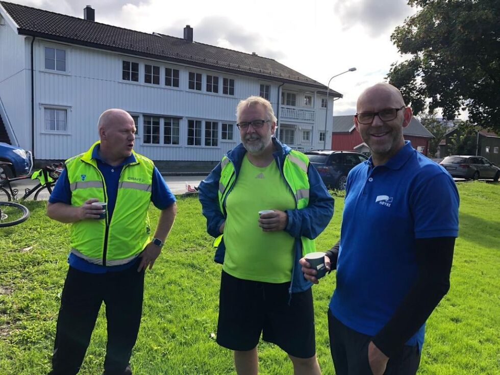 Arnt Myrvold, Pål Sæther Eiden og Bjørn Hunnestad i trivelig passiar etter målgang.
 Foto: Nærøysund Høyre
