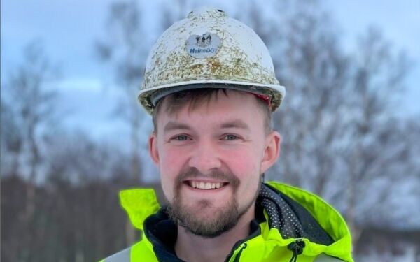 Anleggshjelmen som reiste over 5000 km