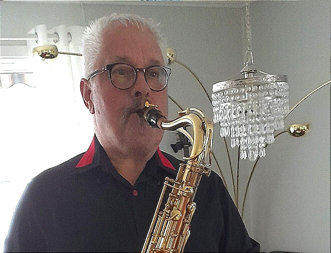 Ivar Moen(72) har lenge drømt å lære seg å spille saksofon.
 Foto: privat