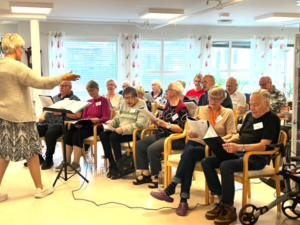 Demenskorene markerte at sommeren er her med konserter