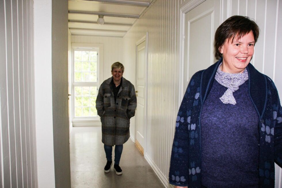 Lise Marit Rødnes fra Steam og NIna Grindvik Sæternes var blant de som benyttet anledningen til å se hele huset.