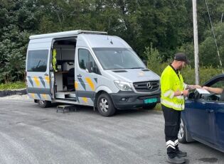 Kontroll i Nærøysund: 16 fikk kjøreforbud, og en bil ble avskiltet