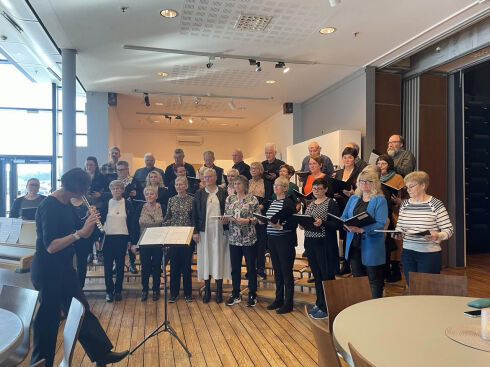 Lokale kor feiret våren med musikalsk samarbeid på Norveg