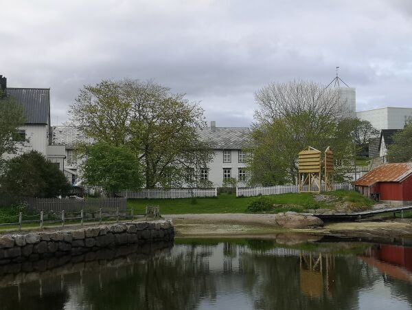 Fikk 75.000 kroner til "hotellbygging"