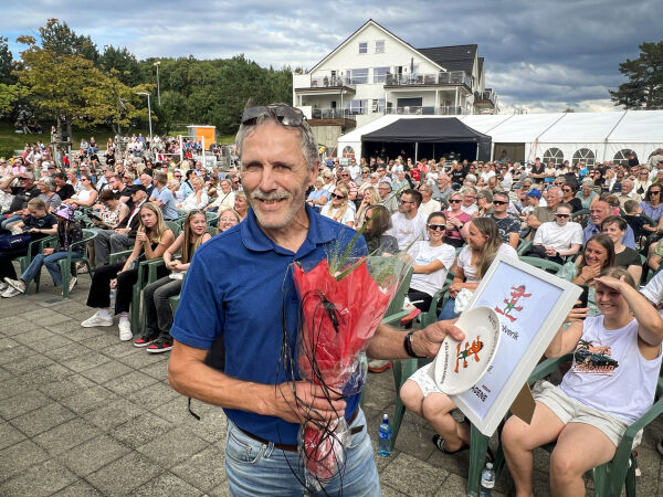 Hederspris til hedersmannen Helge Kvalø
