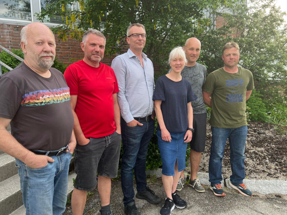 Viltrådet i Nærøysund inviterer til temakveld. Bjarne Hopen, Knut Arne Valø, Terje Settenøy (leder),Tone Holthe Svensen, Egil Solstad og Bertil Nyheim.
 Foto: Lillian Lyngstad