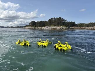 Ungdom fløt rundt i Ottersøystraumen