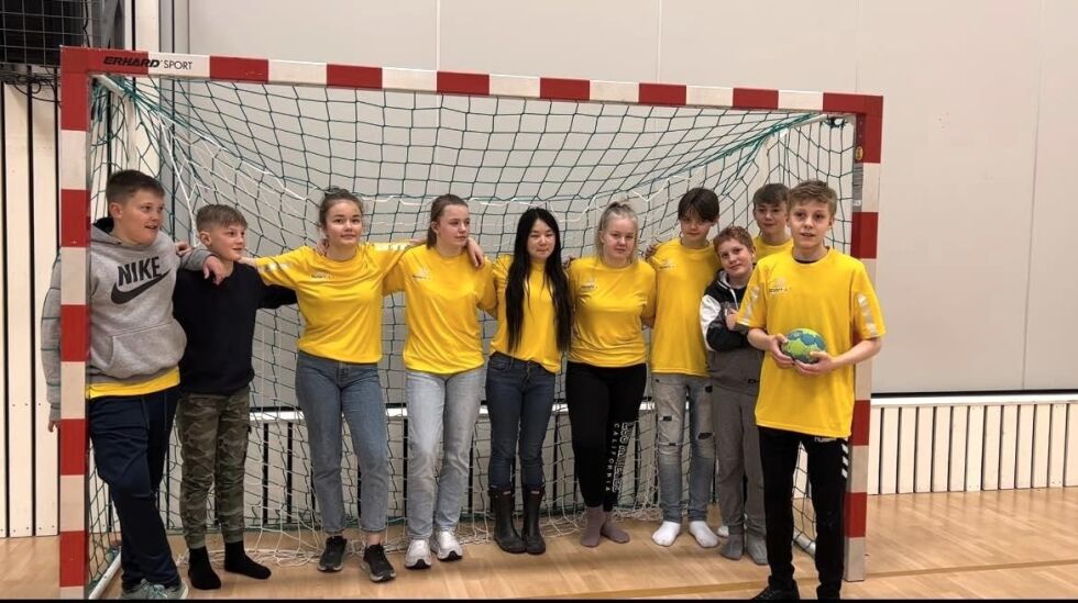 Elevrådene fra bindalsskolene med Erik van Tuijl, Joel Holm, Rikke Øren Helstad, Amalie Næsvold, Vårild Gillund, Charlotte Larsen, Elias Pedersen Aune, Torstein Kvernmoen Tangen, Marhias Hanssen og Sverre Holm inviterer til storslått fagdag.
 Foto: Privat