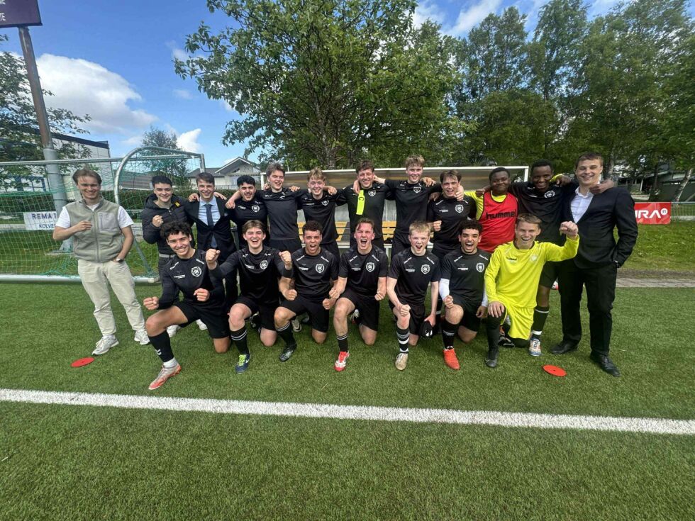 Avdelings vinnerne i Gutter19.
 Foto: RIL fotball