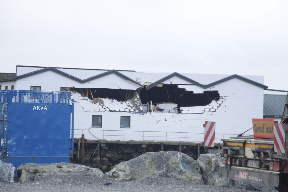 Bygningen i Ottersøy fikk store skader i uhellet.
 Foto: Lillian Lyngstad