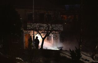 Røykutvikling i bolighus etter at seng tok fyr