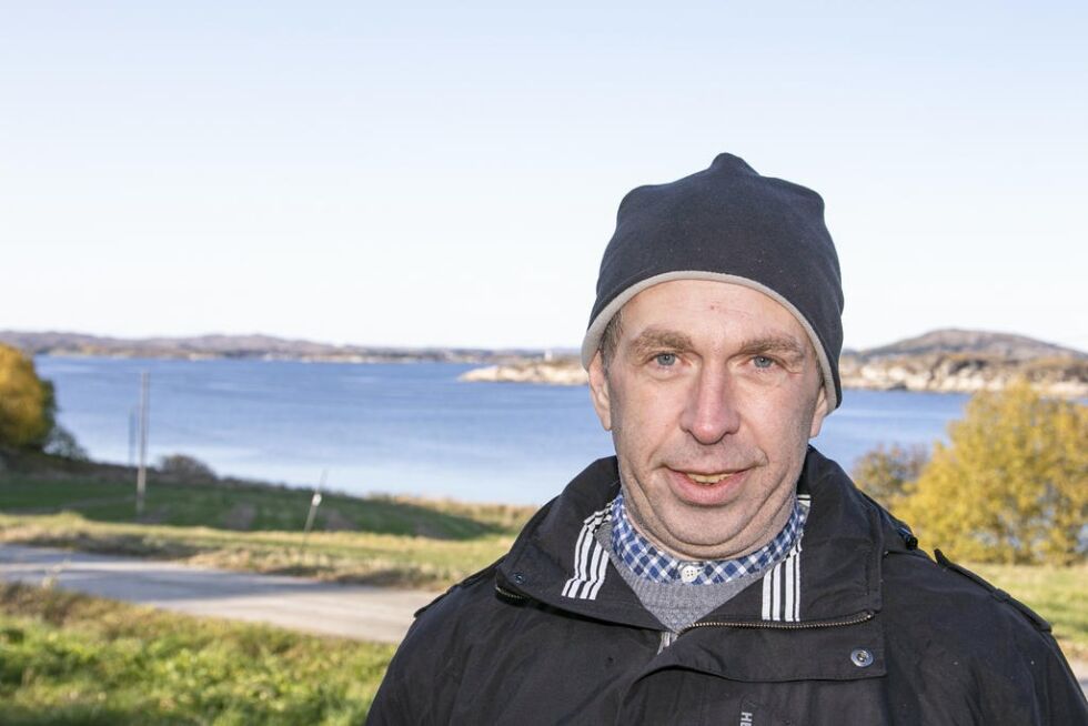 Kjetil Rønning fikk et vondt møte med bygdedyret, men heldigvis var også Gnisten på banen og tok vare på han i den vonde tiden.