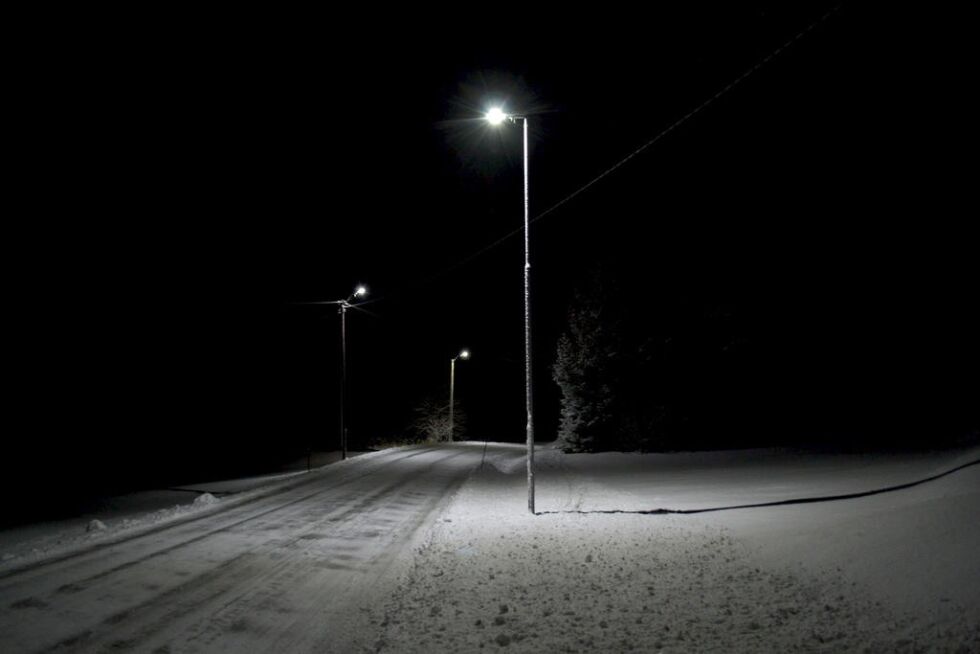 Nærøy kommune ønsker en ordning for å få lik løsning på driften av gatelys i hele kommunen.
 Arkivfoto