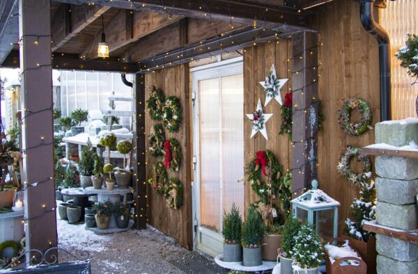 Åpnet julebutikk i gartneriet