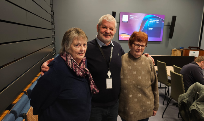 Kommunedirektør Karl-Anton Swensen sammen med Bjørg Storheil og Helen Lauten.
 Foto: Nærøysund kommune