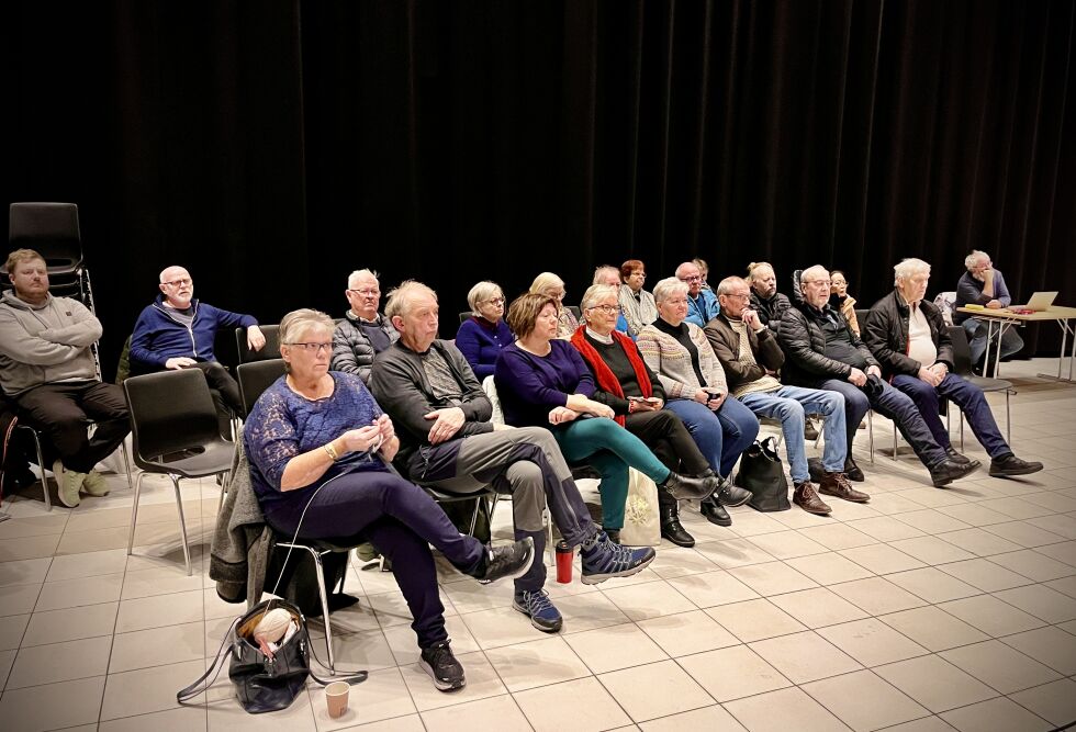 Tilhørerbenken på kommunestyremøtet i Nærøysund 14. desember 2023.
 Foto: Jon Audun Haukø