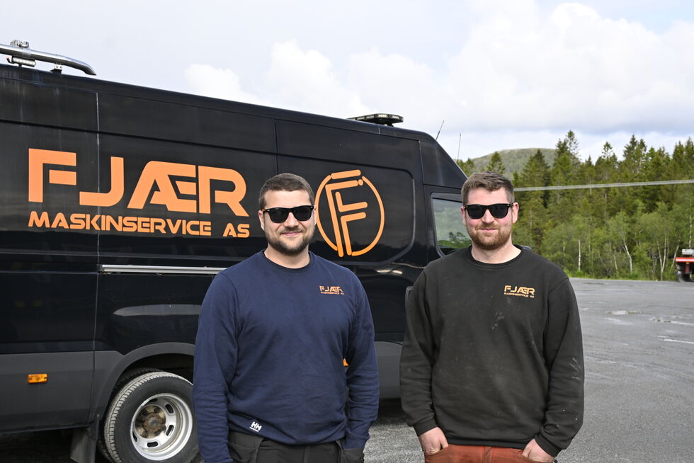 Daglig leder Olav Andre Fjær  (t.v.) og Steinar ( Stereo) Pedersen er eierne av Fjær Maskinservice AS.
 Foto: Renate Rosenvinge.