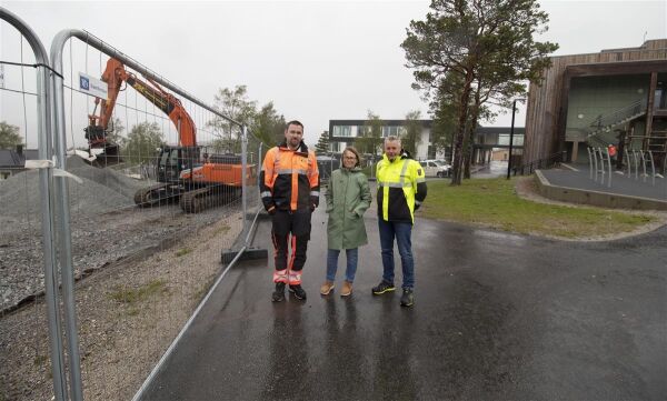 Nå starter arbeidet med å opparbeide 15 mål med park, uteområde og idrettsanlegg