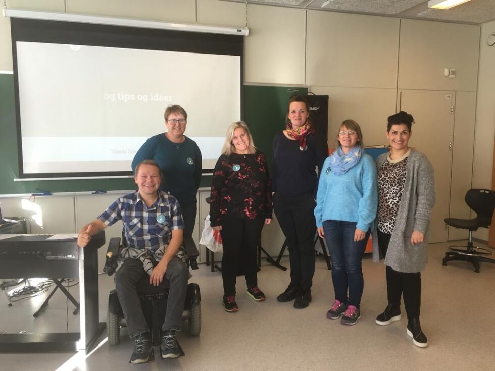 Kjernetroppen består av Silje Kjihl, Turid Angelo, Hilde Strøm, Grethe Arnø Volden og Brynjulf Flasnes. Her sammen med sangpedagog og inspirator Camilla Therese Myhrer fra Bergen,