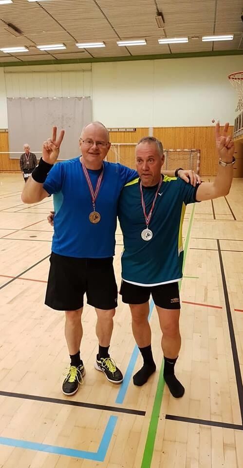 Fornøyde karer Kristian Hyllestad og Harry Trones, som tok sølv i double, samt at Hyllestad vant klassen 35+
 Foto: privat