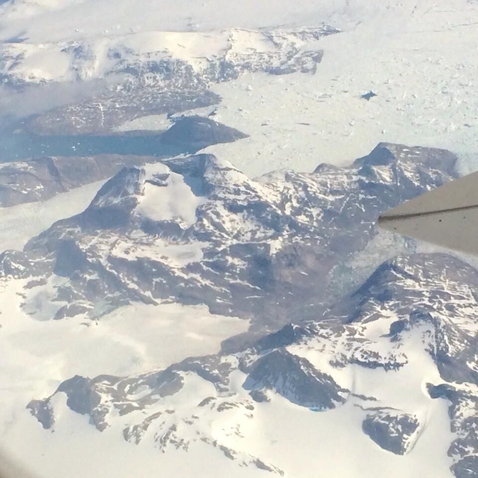 Øst-Grønland med sine spisse fjell og dype fjorder.