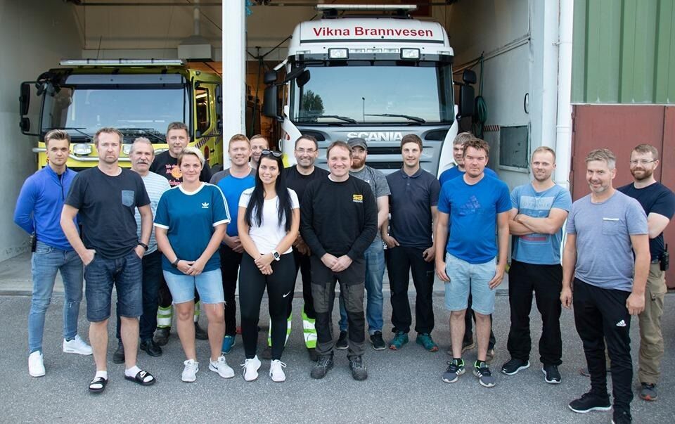 Vikna brannvesen har fått to kvinner med på laget. Nå skal det jobbes med å forene brannvesenet på Rørvik og Kolvereid.