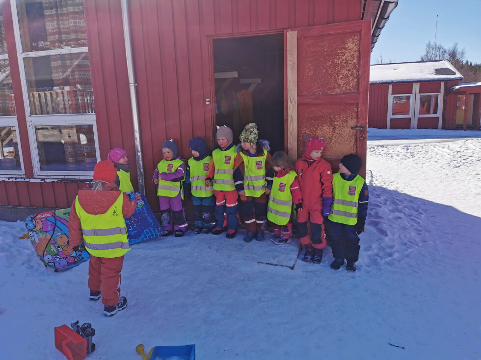 Barna i Baltazar barnehage i Gravvik er fornøyde med nye lokaler.
 Foto: Andreas Gatare Øvergård