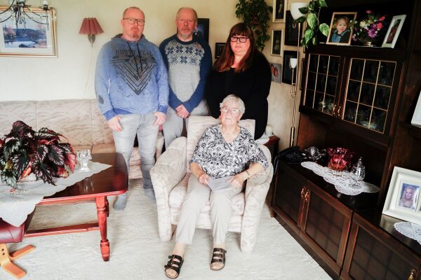 Frykter at deres 85 år gamle mor skal bli helt isolert til vinteren