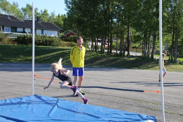 Full fart i karusellen