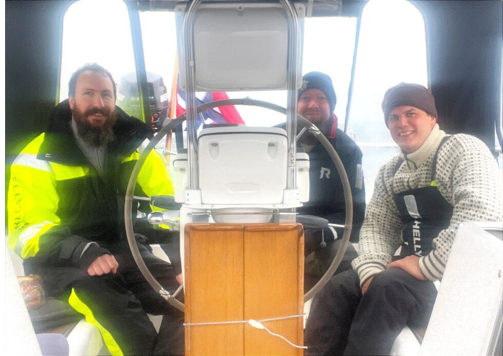 Mikkel Tisløv Rømo, Joar Sande og Kent-Are Andreassen har kurs mot Shetland.
 Foto: Privat