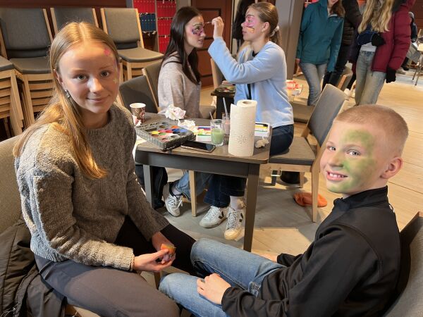 Baluba i kirka og øvelse for russen er blant sakene du får se