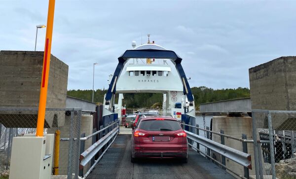 Ferger og hurtigbåter innstilles på grunn av uvær