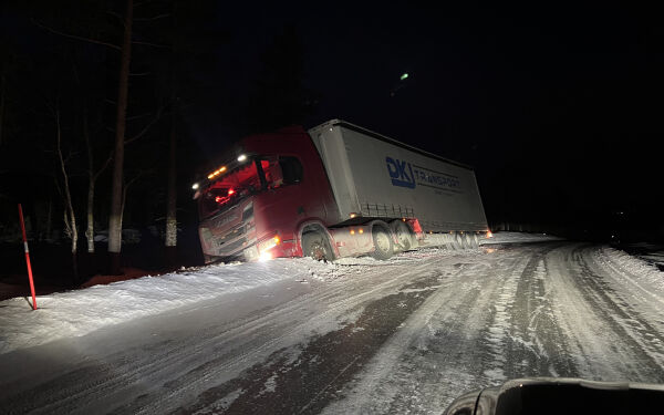 Trailer i grøfta