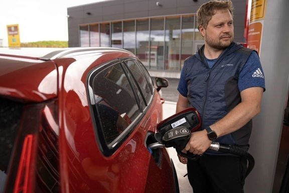 Økte drivstoffpriser merkes på lommeboka. NAF mener avgiftene må ned
 Foto: NAF
