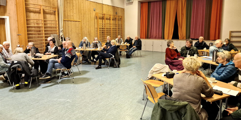Abelvær grendehus er et møtested for bygda. Bildet er fra et tidligere møte.
 Foto: Frank Jenssen